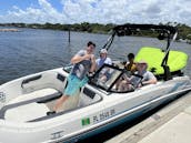 オーモンドビーチのウォータースポーツ 🤿🏄🏾‍♂️、エンターテインメント 🎼、ファミリーボート 🚤