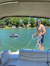 Lake Norman-24 ft Sea Ray Sundeck with Captain in Cornelius, North Carolina