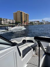 2021 Yamaha 212 Jet Boat Cruise/Sandbar confortavelmente