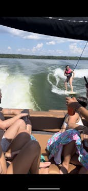 Wakeboat capitaneado de 23 pies en Nashville: Percy Priest Lake y Old Hickory Lake