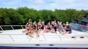 Sea Ray de 63 pés para acomodar até 28 pessoas a bordo de Cancún e Isla Mujeres!