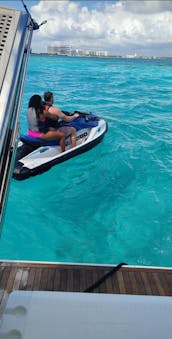 Great deal in Cancun | 60 ft Azimut Flybridge Yacht Charter - 5 hours minimum | 