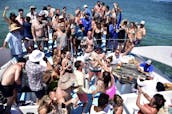 Escapada de la Hora Dorada en Punta Cana a bordo de un megayate de 63 pies