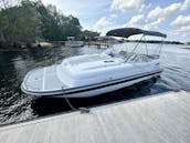 ¡El barco 259 Splendor Platinum Cuddy Boat en los lagos de Orlando!