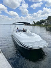 ¡El barco 259 Splendor Platinum Cuddy Boat en los lagos de Orlando!