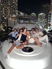 Iate a motor Silverton Flybridge de 41 pés em Miami, Flórida