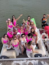 Barcaza para fiestas Cove Ready en el lago Lewisville