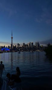 Beautiful 54' Spacious Luxury Yachting Toronto