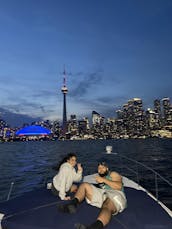 Desfrute de Toronto em um iate a motor de 41 pés! (De segunda a quinta: $300/hora)