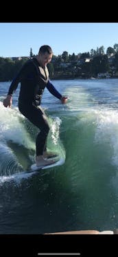 Bote de wakeboard y surf Axis A22 en el norte de Seattle, Washington (Seattle/Bellevue/Everett)