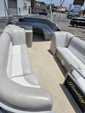 Double Decker 25ft Avalon Pontoon in Fort Walton Beach