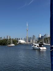 Velero de 27 pies para un día de diversión bajo el sol en Toronto