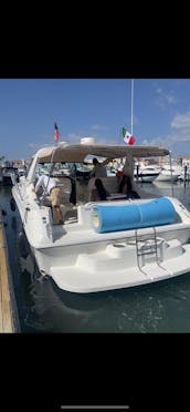 Sea Ray 240 Sundancer Luxury Yacht in Cabo San Lucas