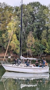 Aberto em um daysailor de 29 pés para até 12 amigos em Portland, Oregon