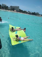 28ft Party Cruiser Pontoon with Slide! - Enjoy Cancún & Isla Mujeres!