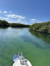 Key Largo Luxury 32 foot Worldcat Multi Activity Charter Up To 6 Passengers