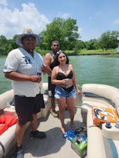 Luxury PONTOON RENTALS!! CHECK OUT THE PHOTOS! BOOK WITH US Little Elm Beach