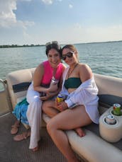 Luxury PONTOON RENTALS!! CHECK OUT THE PHOTOS! BOOK WITH US Little Elm Beach