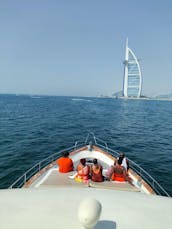 Iate Azimut de luxo de 75 pés — capacidade para 35 pessoas da Marina Dubai 