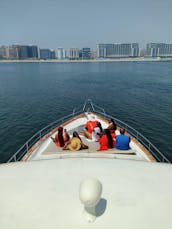 Iate Azimut de luxo de 75 pés — capacidade para 35 pessoas da Marina Dubai 