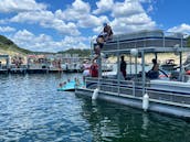 Harris Crowne 270 Pontoon Boat **Lake Travis Only**