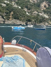 Tour privado a bordo de un magnífico Gozzo, Capri, Sorrento, Amalfi, Positano