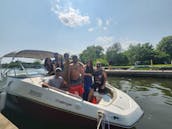 Barco Rinker de 19 pies en Toronto, Ontario