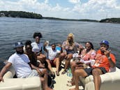 Barco de festa Pontoon 2022 no Lago Norman