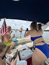 Your VIP Lake Experience: Lake Norman Luxury (Driver Incl. 👨‍✈️)