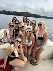 Barco de festa Pontoon 2022 no Lago Norman