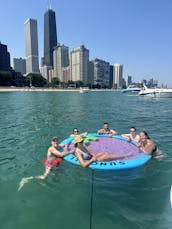 Charters Robalo CC sur le lac Michigan de 24 minutes. Du centre-ville de Chicago aux plages de l'Indiana