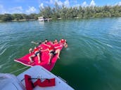 Visite de la ville de Miami en yacht privé Monterey de 31 pieds, vue magnifique sur la rivière, sans frais supplémentaires.