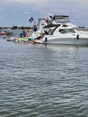 Coops. Cruisers Serving Lake Lewisville | Bentley 220 Elite Admiral Pontoon