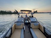 23 ft Luxury Heyday WT SURF - Experience High-Performance Watersports in Style