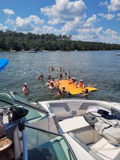 Conroe Lake Play Station | 22ft Voyager Tri Toon Express