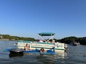 Let the good times roll!! 8 person deck boat with Captain