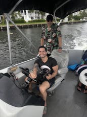 Bentley 200 Pontoon for 12 people in Miami Beach , Florida