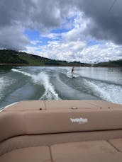 21,5€ Barco de wakeboard con clases de wakeboard incluidas