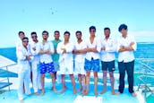 Naviguez jusqu'au coucher du soleil sur un catamaran à moteur de 88 pieds 