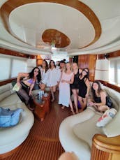 Alquiler de megayates de 70 pies con potencia azimut por encima del estándar en Puerto Vallarta, Jalisco