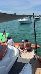 Yate deportivo SunSeeker de lujo de 65 pies en Miami Beach, Florida