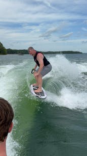 ¡No te conformes con menos! ¡SURFEA con los mejores! - Bote de surf ATX de 24 pies en el lago Keowee 