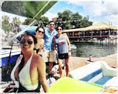 OFERTAS ESPECIALES DE FUNDAY DE FIN DE SEMANA Y DOMINGO 🤑🥳😎 ¡Todos a bordo! Lake Austin: 24 pies, capacidad para 7