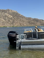 Lake Silverwood on a 2021 Avalon 2285 Fisher – The Ultimate 10-Seater Pontoon