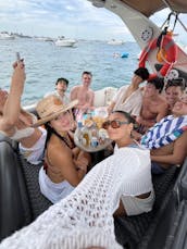 Set Sail in Downtown Chicago with Beautiful 35ft Cruiser Yacht