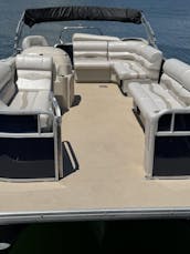 22 feet Godfrey Marine Tritoon in