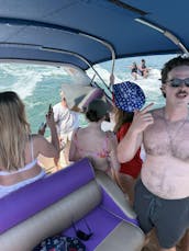 Profitez du lac Lanier, prenez le soleil et prenez un verre sur un yacht de croisière de 32 pieds. Détendez-vous !
