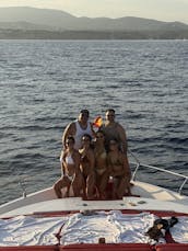 バレアレス諸島のエイビッサにあるGEMINIS アストンドーダパワーメガヨットレンタル