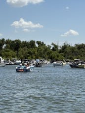 PACOTE DE PESCA E PÔR DO SOL. O BARCO DE FESTA DE 24 pés SERVE PARA 12 PESSOAS! 