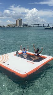 27 pieds de pure joie et de divertissement à Peanut Island & Sandbar